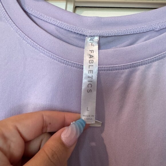 Fabletics 24-7 Tee Size L - Picture 5 of 6